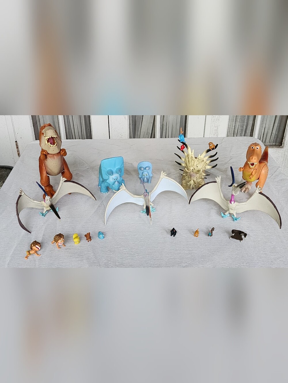Pre-owned Good Dinosaur Lot, Definite Signs Of Wear & Tear, Check Pictures